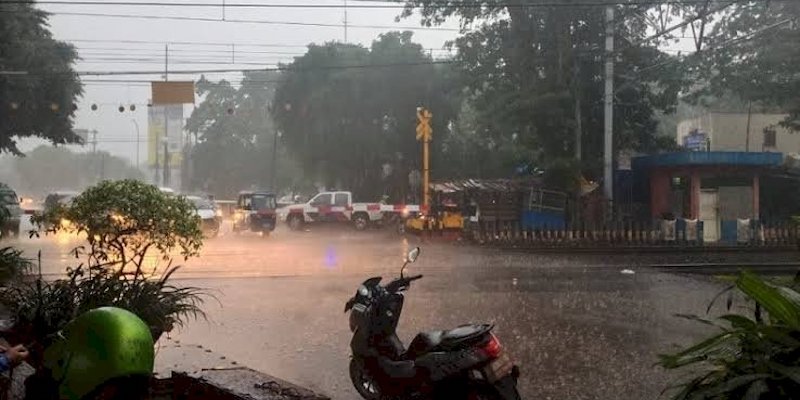 Jakarta Barat dan Selatan Diprediksi Diguyur Hujan dan Angin Kencang Siang Ini