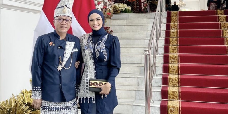 Bersama Futri Zulya, Zulhas Pilih Kenakan Busana Adat Lampung Twist Modern di Istana Negara