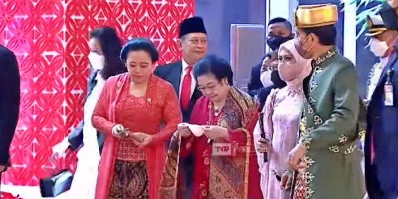 Di Sela Sidang Tahunan, Puan Maharani Ajak Jokowi-Maruf dan Megawati Swafoto
