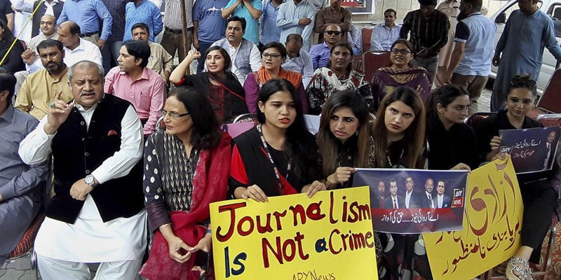 Dituduh Sebarkan Kampanye Lawan Tentara, Pakistan Mencabut Izin Siaran Salah Satu Stasiun TV