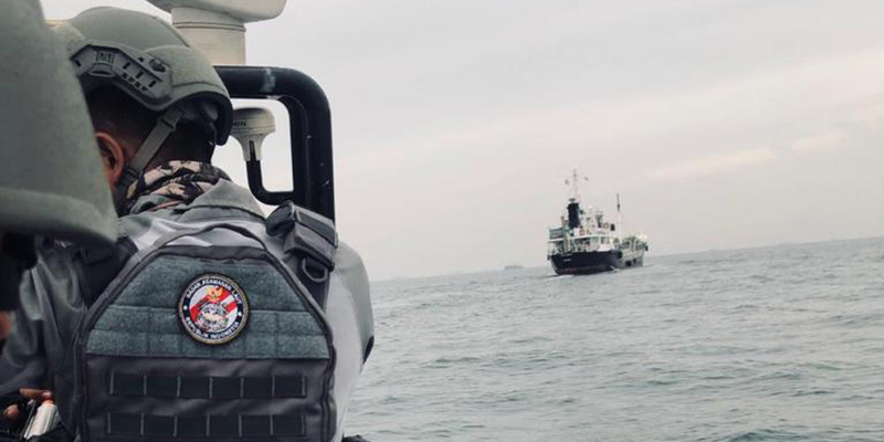 Diduga Bawa 90 Ton BBM Ilegal, Kapal Motor Berbendera Asing Diamankan Bakamla di Perairan Sekuang Batam