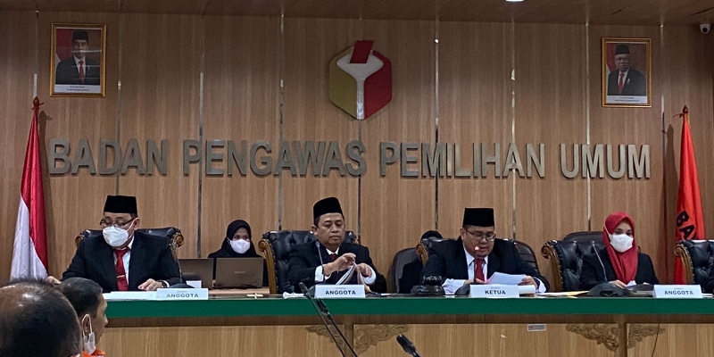 Perdebatan Ketua KPU dan Bawaslu Warnai Sidang Pendahuluan Dugaan Pelanggaran Pendaftaran Parpol