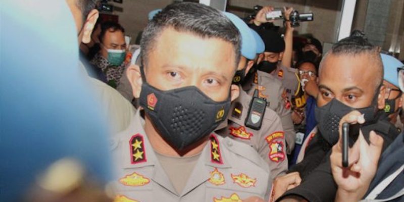Pembunuhan Brigadir J, Lain TNI Lain Polisi