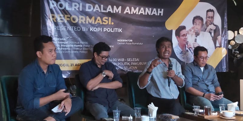 Margarito Kamis: Jokowi Perlu Ambil Langkah Selamatkan Institusi Polri