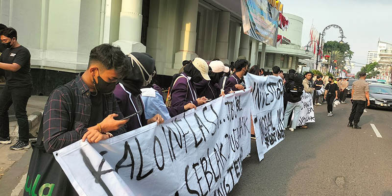 Gelar Unjuk Rasa di Gedung Merdeka, PRMB Desak Jokowi Jalankan Amanah Konstitusi