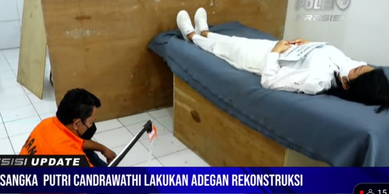 Momen Putri Candrawathi Peragakan Tidur di Kamar Magelang, Ada Brigadir J