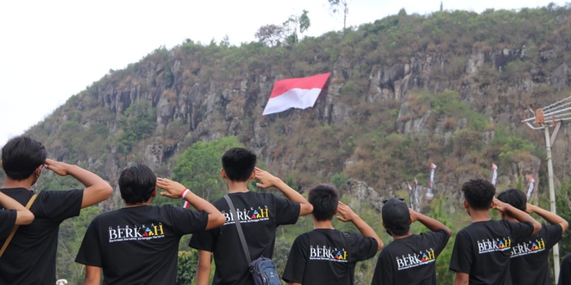 Kibarkan Merah Putih Raksasa, Pemuda Jawa Barat Deklarasi Airlangga Capres 2024