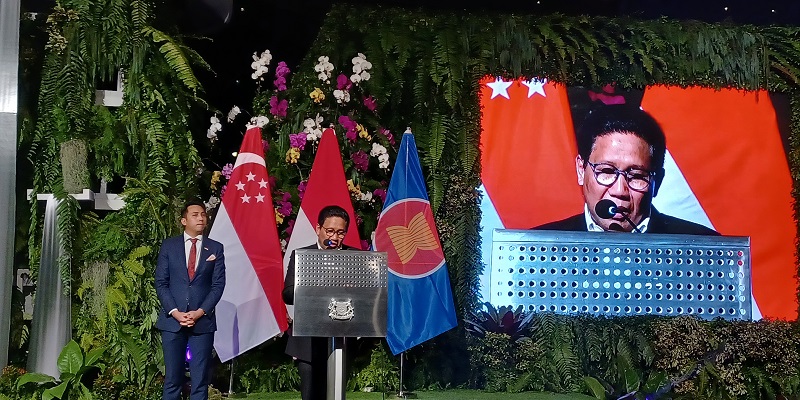 Menteri Desa, Pembangunan Daerah Tertinggal, dan Transmigrasi, Abdul Halim Iskandar memberikan sambutan dalam perayaan HUT ke-57 Kemerdekaan Singapura di Shangri-La Hotel, Jakarta pada Selasa, 23 Agustus 2022/RMOL