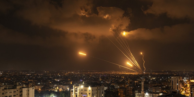 Buktikan Ancaman, Jihad Islam Palestina Tembakkan 100 Roket ke Israel