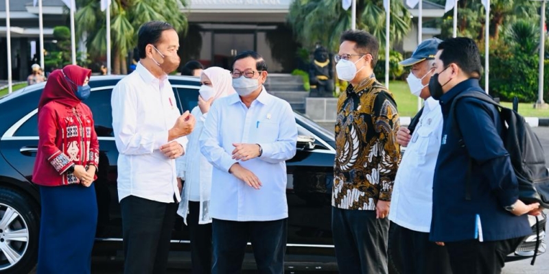 Bersama Ibu Negara, Presiden Jokowi Bertolak ke Kalimantan Barat
