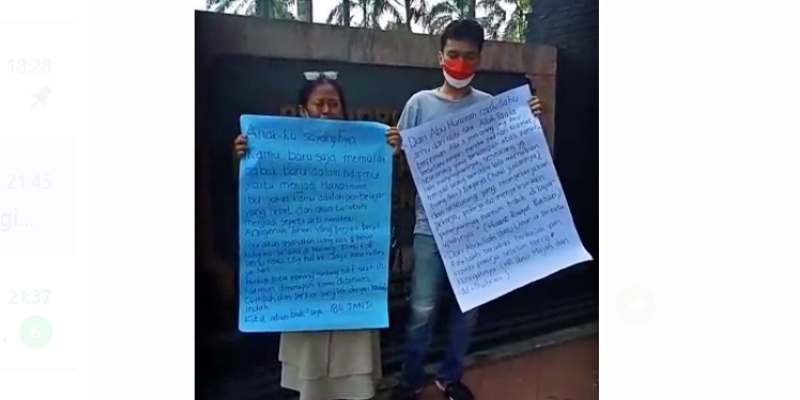 Bawa Poster dan Anak, Juni Rahmawati Tagih Upah ke Bupati Blitar