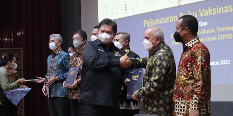 Menko Airlangga Hartarto Luncurkan Buku Perjalanan Indonesia Hadapi Pandemi Covid-19