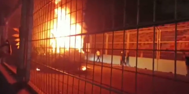 Jakarnaval di Sirkuit Formula E Molor, Satu Unit Mobil Hias Terbakar