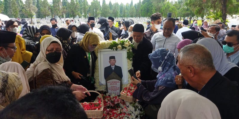 Pemakaman Azyumardi Azra Dihadiri Menko PMK, Alwi Shihab, Akbar Tanjung, hingga AHY