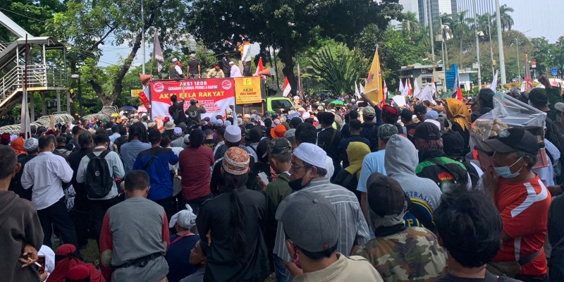 Demo Tolak BBM di Patung Kuda, Massa GNPR Minta Harga BBM dan Jokowi Diturunkan