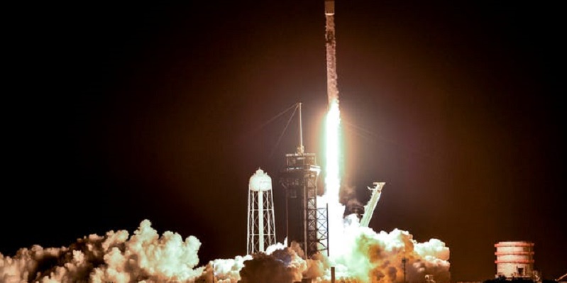Bawa 34 Satelit Starlink, Roket Falcon 9 SpaceX Berhasil Diluncurkan