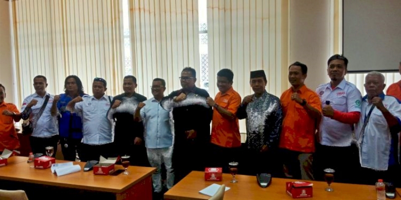 Dukung Buruh, Pimpinan DPRD Sumut Surati Jokowi Minta Kenaikan Harga BBM Dibatalkan
