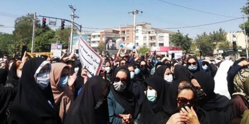 Lima Demonstran Tewas dan Puluhan Lainnnya Terluka dalam Aksi Protes Kematian Mahsa Amini