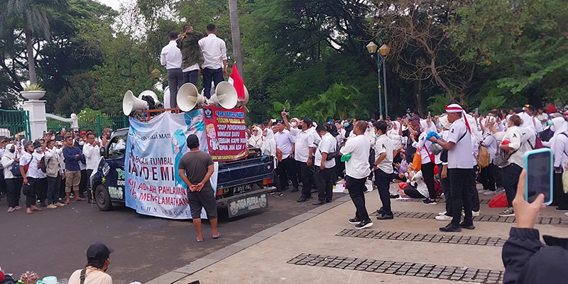 Demo Nakes Depan Istana Tanda Mereka Diperlakukan Bak Anak Tiri Beda dengan Pegawai BUMN