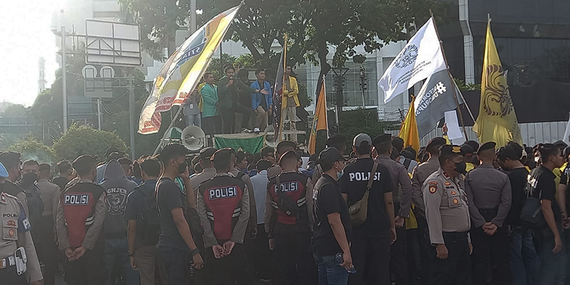 Ada Demo Mahasiswa, Jalan Medan Merdeka Barat Ditutup