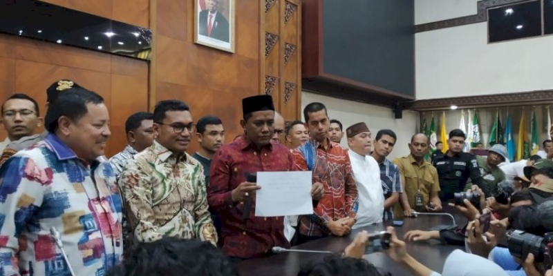 Ruang Paripurna Dijebol Mahasiswa, DPR Aceh Akhirnya Sepakat Tolak Kenaikan Harga BBM