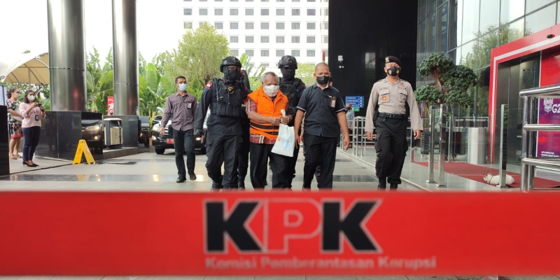 Bupati Mimika Eltinus Omaleng tiba di Gedung Merah Putih KPK, Kamis (8/9)/RMOL