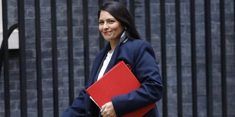 Liz Truss Menang Jadi PM Inggris, Mendagri Priti Patel Langsung Mengundurkan Diri