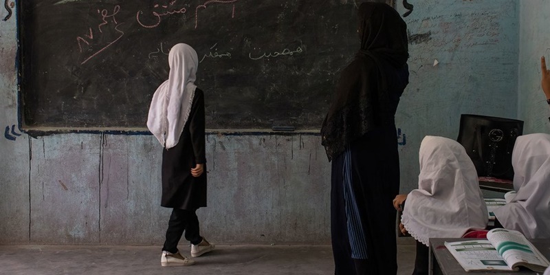 Kementerian Luar Negeri Afghanistan Kecam Penutupan Sekolah untuk Perempuan