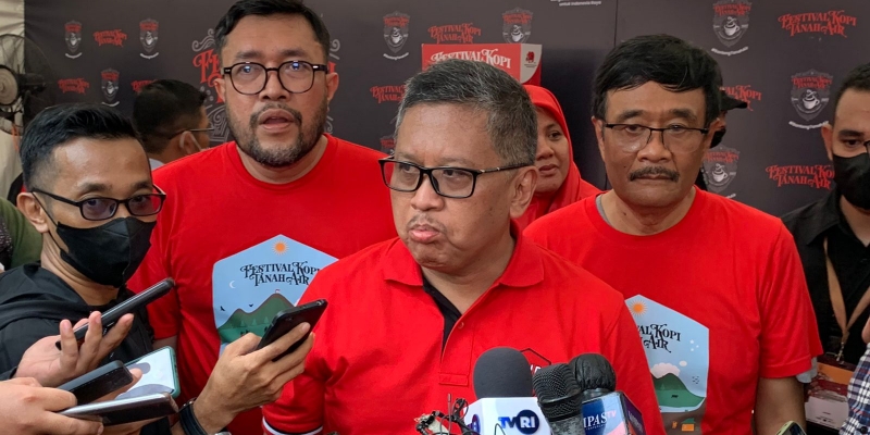 Kata Hasto Ada Sosok Minim Prestasi Gunakan Politik Identitas, Nyindir Prabowo?