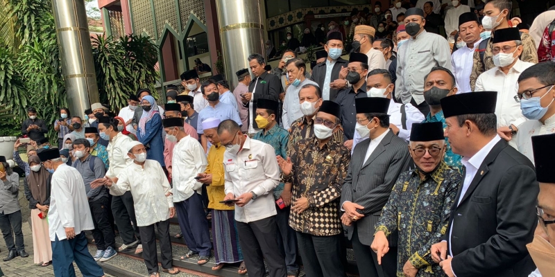Anies, Moeldoko, hingga Mahfud MD Ikut Shalat Jenazah Prof Azra di Ciputat