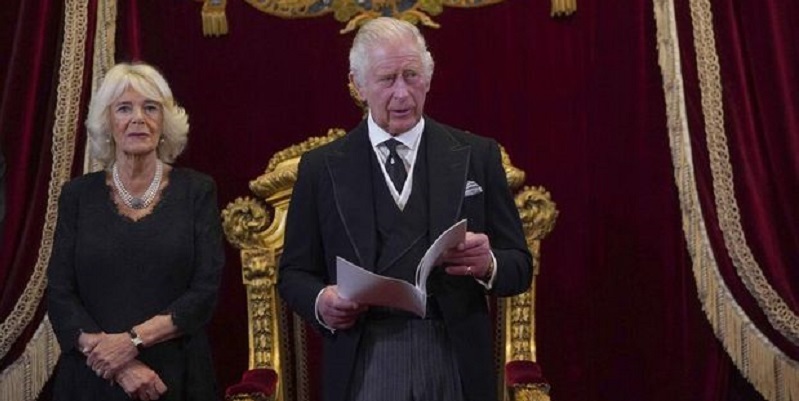 Baru Naik Takhta, Raja Charles Dibanjiri Kritik karena Belaku Kasar pada Pelayan