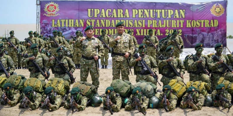 Dikukuhkan jadi Warga Kehormatan Kostrad, Jenderal Sigit Tekankan Sinergi TNI-Polri untuk Bangsa