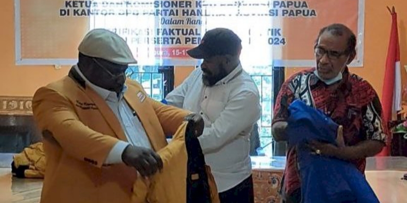Sejumlah Kader Terbaik Demokrat Papua Lepas Jaket Biru dan Pindah ke Hanura