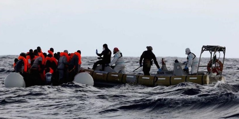 Ratusan Warga Tunisia Bentrok dengan Aparat Saat Protes Lambatnya Pencarian Migran yang Tenggelam