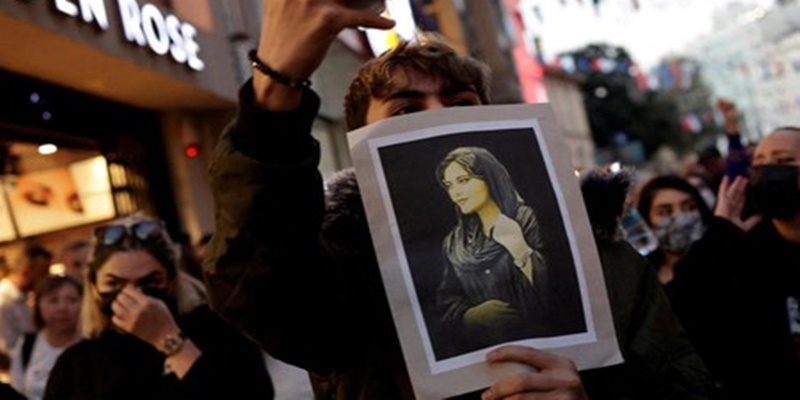 Terlibat Demo Anti Jilbab, Iran Tangkap Sembilan Warga Asing