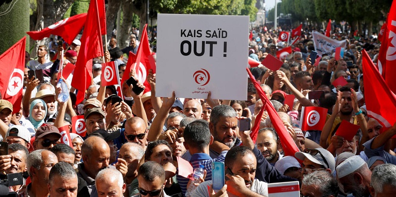 Tunisia Bergejolak, Ribuan Orang Tuntut Presiden Kais Saied Mundur