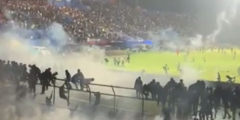 Kata Kapolda Jatim, Tembakan Gas Air Mata di Stadion Kanjuruhan Karena 3 Ribu Orang Turun ke Lapangan