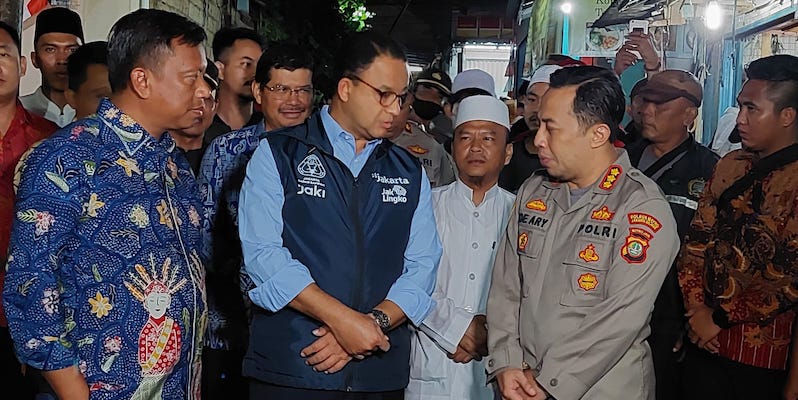 Gubernur DKI Jakarta saat takziah ke korban robohnya tembok MTsn 19 di Pondok Labu/Ist