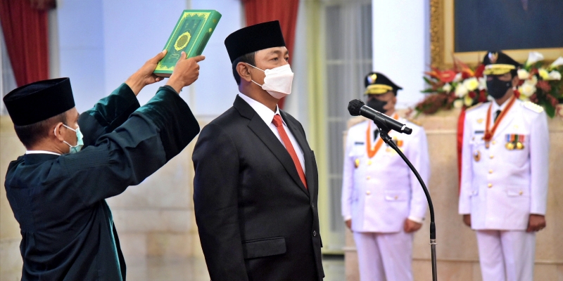 Lantik Hendi jadi Kepala LKPP, Jokowi: Gerakan Cinta Produk Dalam Negeri Harus Terimplementasi