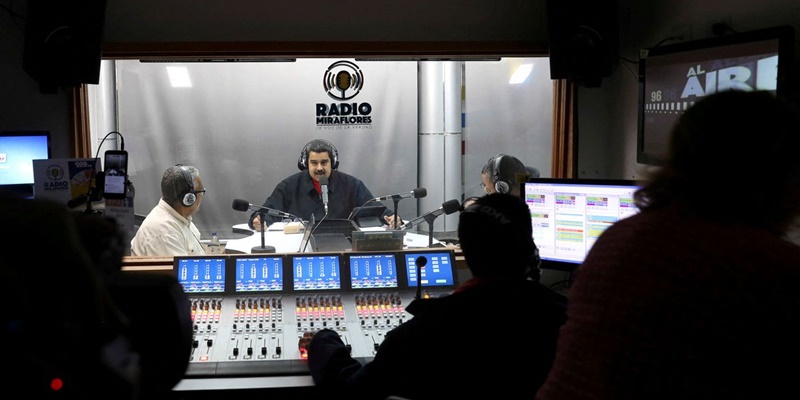 Tahan Arus Informasi, Presiden Venezuela Tutup Belasan Stasiun Radio Tak Berlisensi