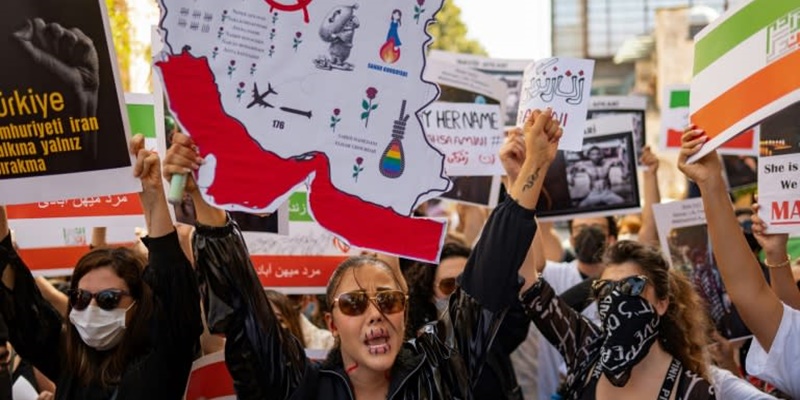 Demo Solidaritas untuk Perempuan Iran Meluas hingga ke Turki