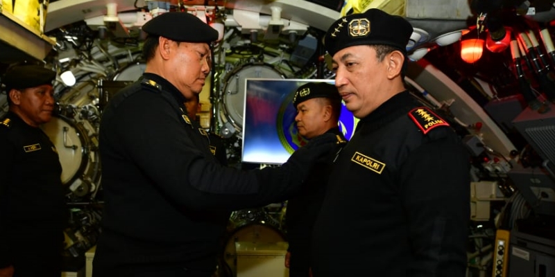 Terima Brevet Hiu Kencana TNI AL, Kapolri: Sinergitas Jaga Kedaulatan Bangsa Indonesia Semakin Kuat