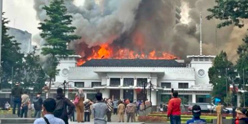 Turut Mendesain Kantor Bapelitbang, Ridwan Kamil Prihatin Terjadi Kebakaran di Balai Kota Bandung