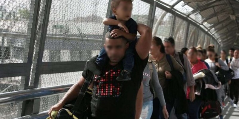 Lonjakan Migran di Perbatasan Meningkat, Kuba Akhirnya Setuju Menerima Penerbangan Deportasi AS