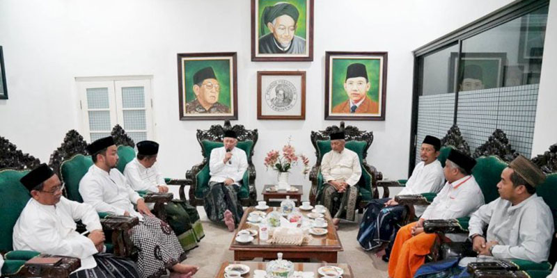 Mohon Doa dan Nasihat Para Ulama, Presiden PKS Sowan ke Ponpes Tebu Ireng