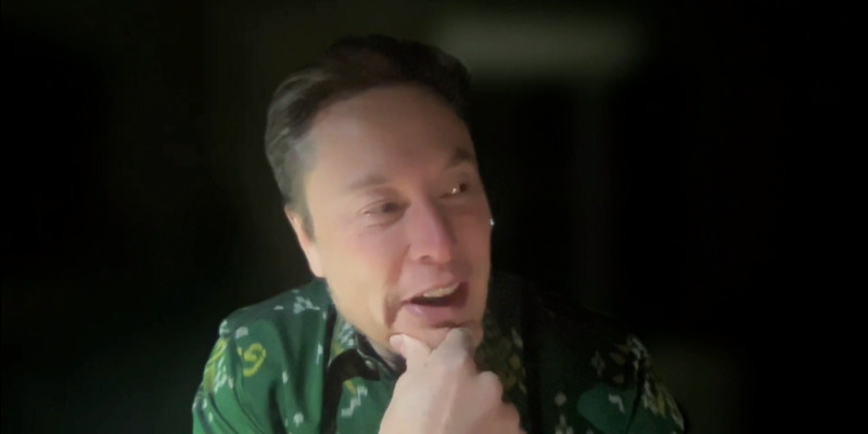 Kenakan Batik Saat Bicara di KTT B20, Elon Musk Apresiasi Pemberian Indonesia