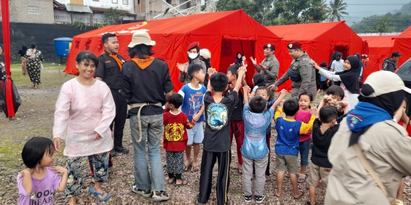 Posko Bantuan BIN Gelar <i>Trauma Healing</i> untuk Anak-anak Korban Gempa Cianjur