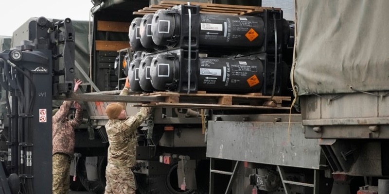 Pentagon Khawatir Persediaan Senjata AS Terkuras untuk Bantu Ukraina
