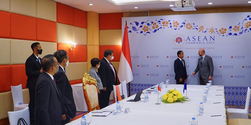 Bersama Airlangga, Jokowi Ajak Presiden Dewan Eropa Kerjasama Tangani Krisis Multidimensi