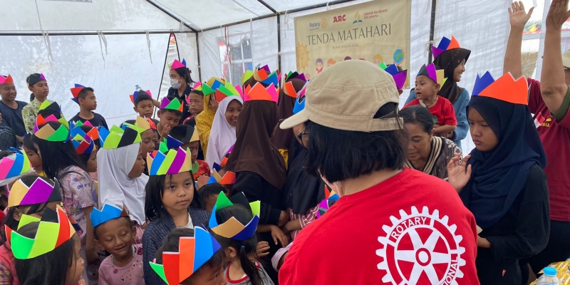 Terjun ke Cianjur, Rotary D3410 Bawa Pendongeng untuk Anak-anak Korban Gempa